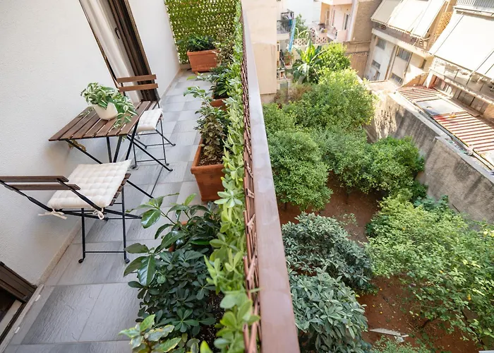 Keramikos Metro St Luxury Studio