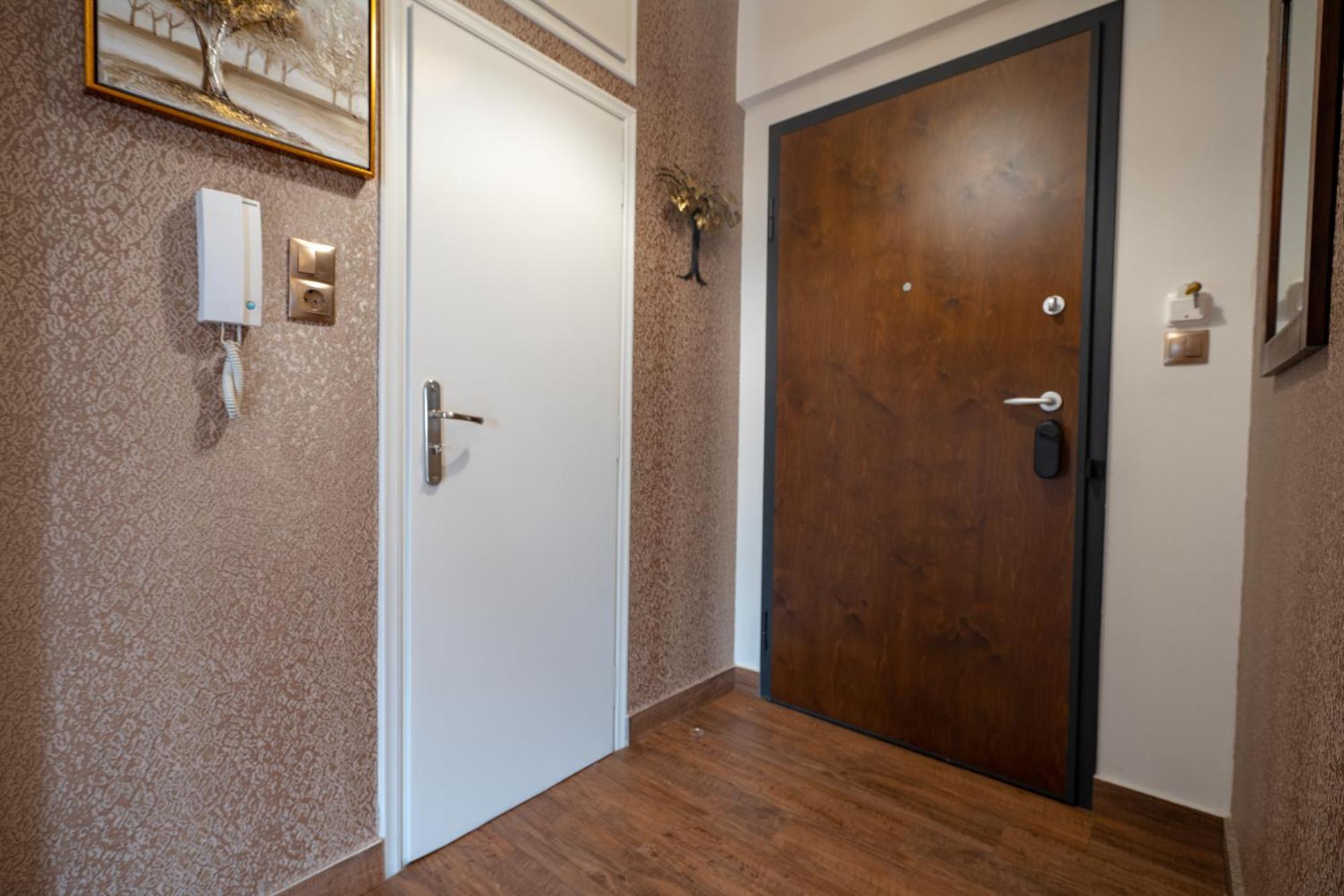 Apartment Keramikos Metro St Luxury